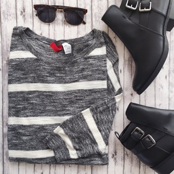 H&M Sweaters - 🍀 H&M Striped Lightweight Sweater